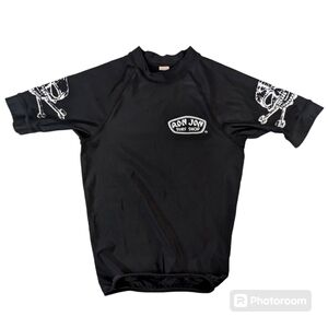 Ron Jon Mens Black Rash Guard w/Skulls Size C-Small 4 Way Stretch Technology